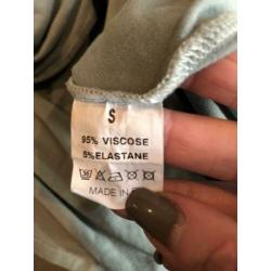 Vanilia poeder groen viscose jurkje mt S