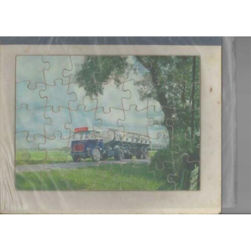 Een oud boek met puzzel van de CCF Leeuwarden