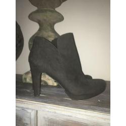 Schoen