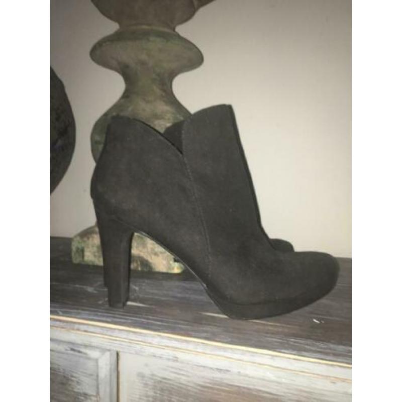 Schoen