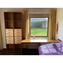 Bed, bureau en kast - complete set slaapkamermeubilair