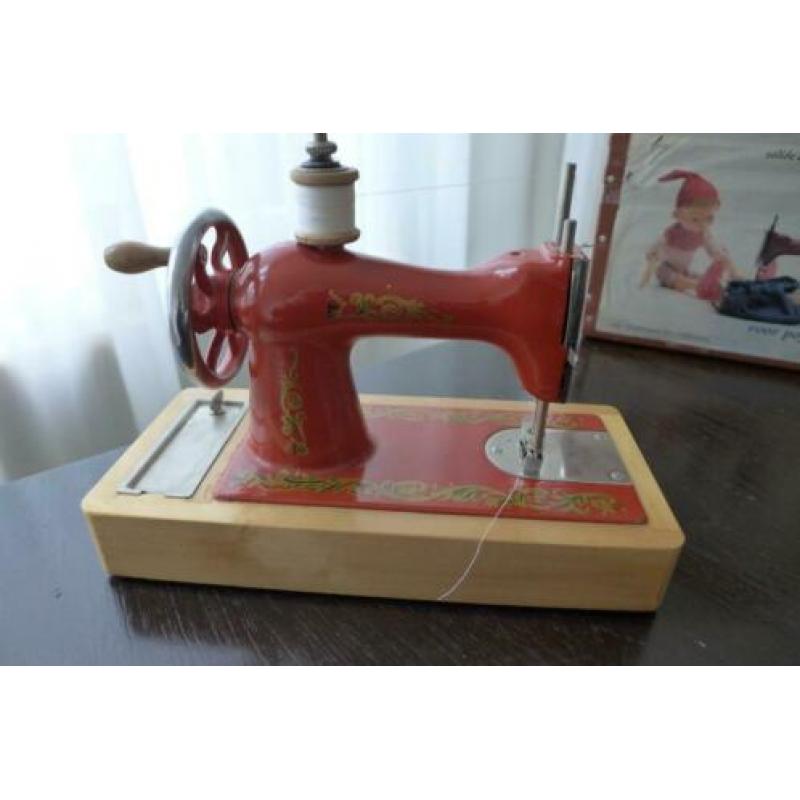Antiek speelgoed kinder-naaimachine ORSHA