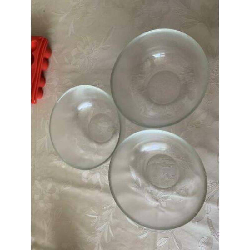 3 glazen bakken