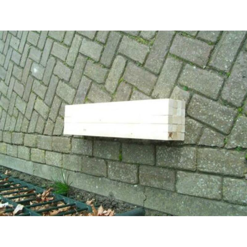 vuren latten 30 x 30mm - 65cm en 70 x 20 mm - 125 cm lang