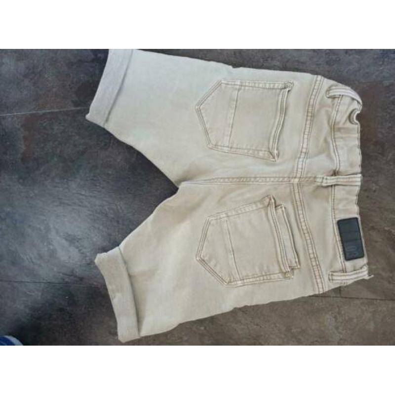 MOLO shirt met helikopter en beige korte broek 128