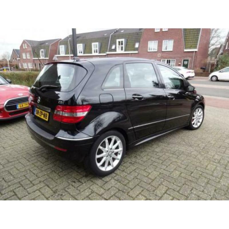 Mercedes-Benz B-Klasse 200 CDi Automaat 140pk Avantgarde, vo