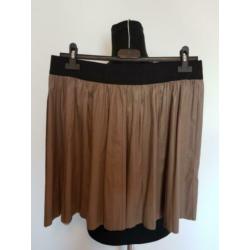 Rok13 - Bruine nepleren rok maat L (1)