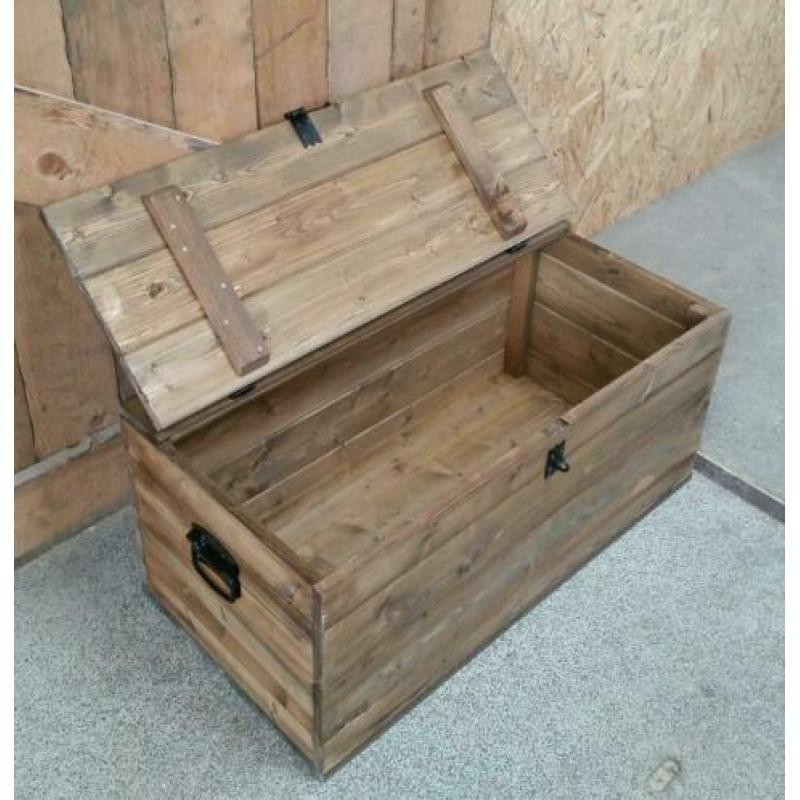 Handgemaakte houten kist, speelgoedkist, opbergkist.