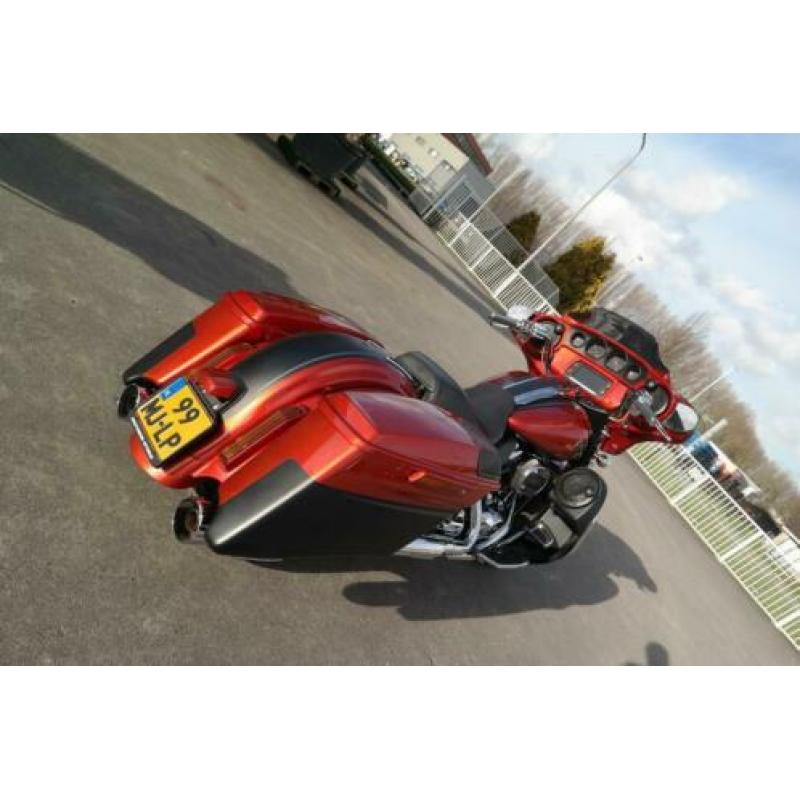 Harley-Davidson FLHXSE CVO Street Glide (bj 2018)