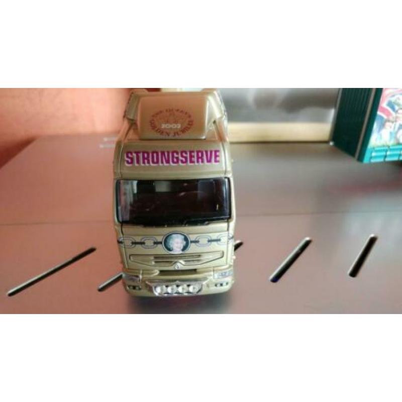 CORGI CC12104 Renault Premium Curtainside - Strongserve LTD