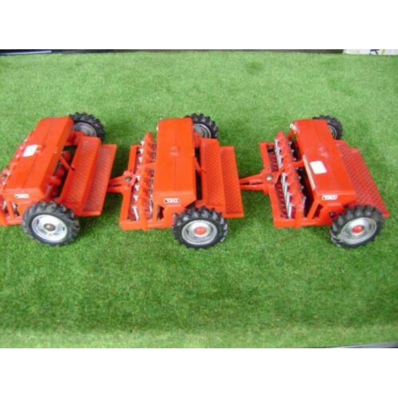 Massey-Ferguson 130 zaaimachine van Brains nr. 9577