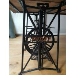 Industriële tafel boomstam