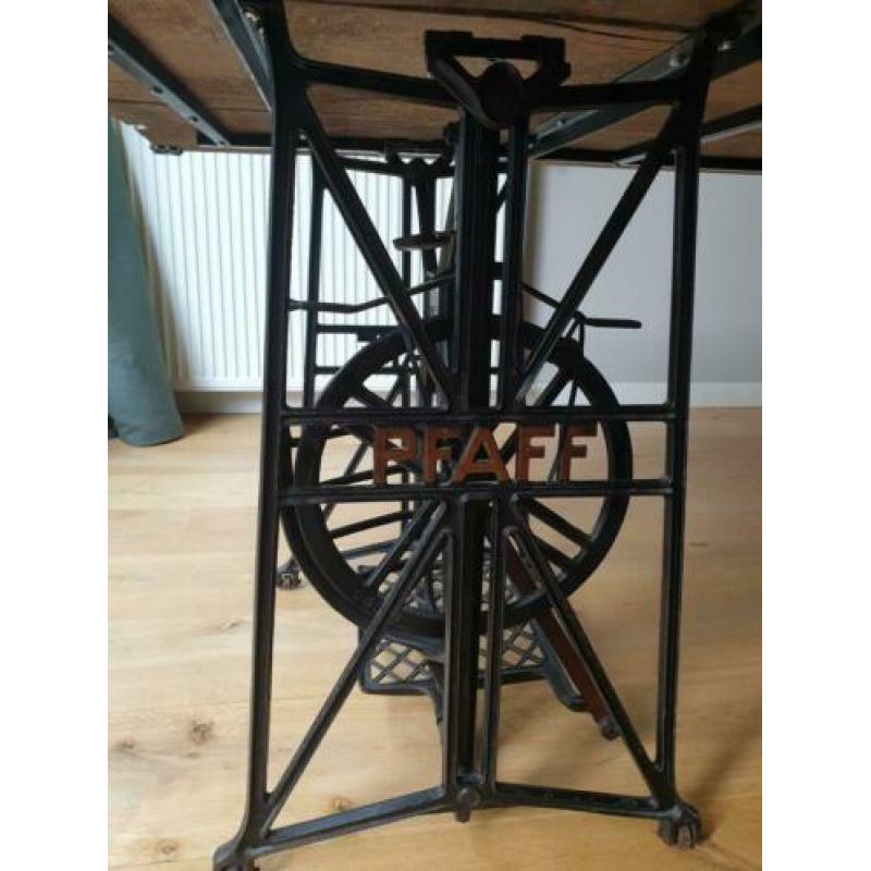 Industriële tafel boomstam