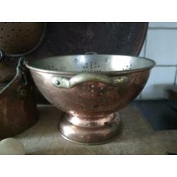 Brocante verkoperde vergiet op voet ø 23cm *Etage3*