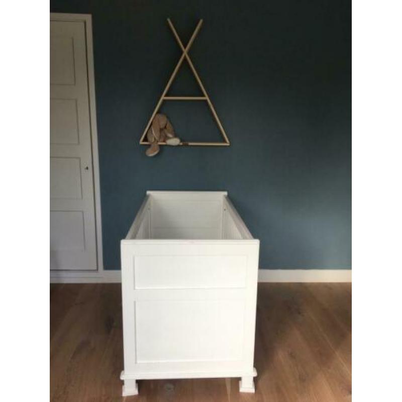 Ledikant wit brocante stijl