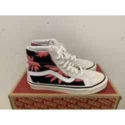 Te koop nieuwe Vans Sk8-Hi 38 DX