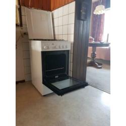 Zo goed als nieuw gasfornuis met elektrische oven.