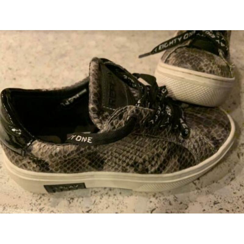 Mooi replay meisjes schoenen met slangen print.