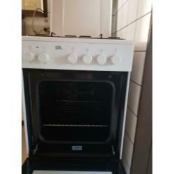 Zo goed als nieuw gasfornuis met elektrische oven.