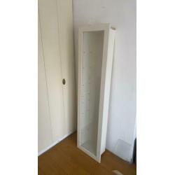 Ikea vitrine kastje. Twee stuks