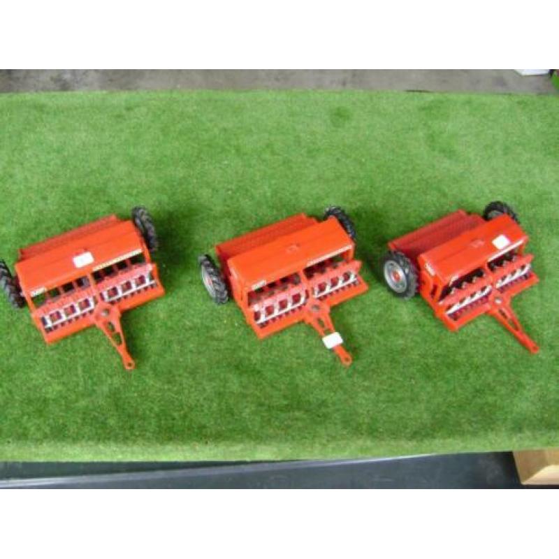 Massey-Ferguson 130 zaaimachine van Brains nr. 9577