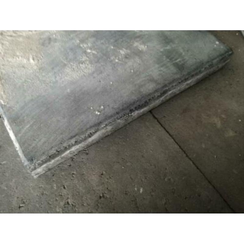 Ca. 32 m2 betontegels 50x50 antraciet. Mooie terrastegels