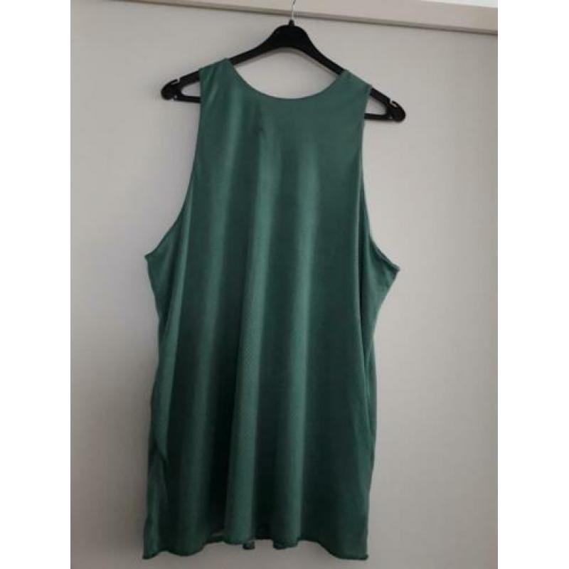 Champion t-shirt, grijs-groen. Maat XL.