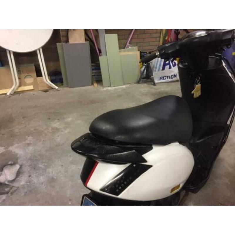 Piaggio zip 4 takt bouwjaar 2014