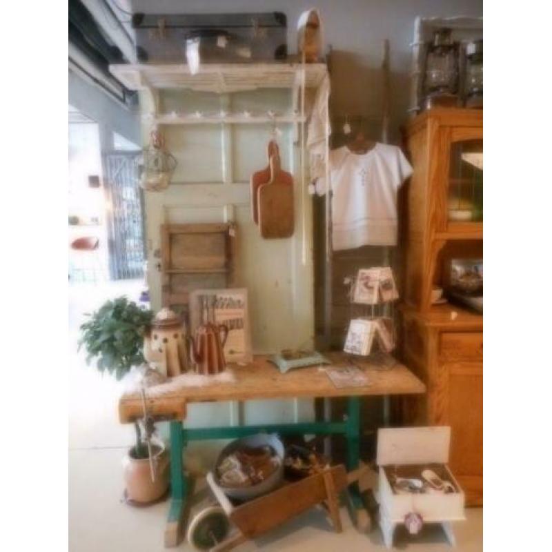Brocante oude Franse houten deur / 2 m. x 44,5 cm.