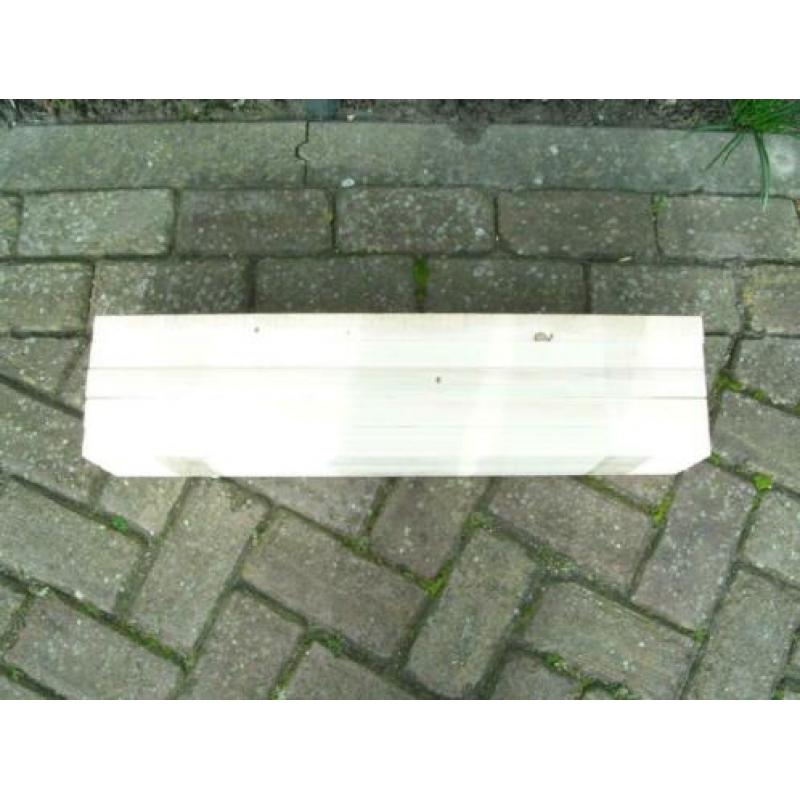 vuren latten 30 x 30mm - 65cm en 70 x 20 mm - 125 cm lang
