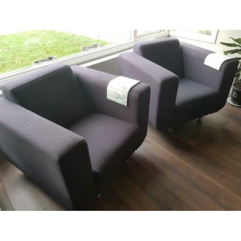 Twee persoons bank en twee grote fauteuils uit dezelfde set
