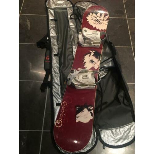 Snowboard, bindingen en tas.