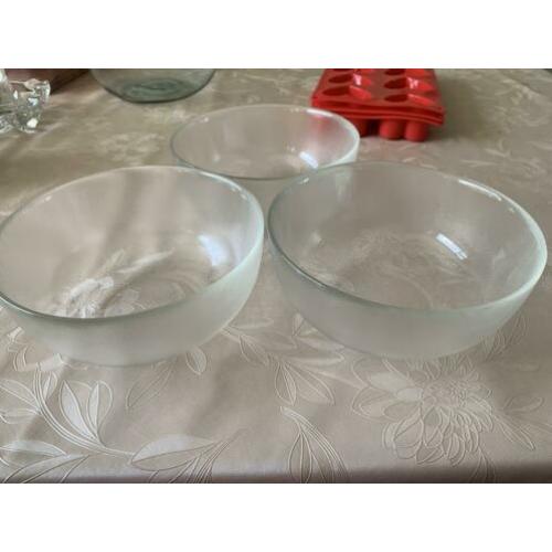 3 glazen bakken