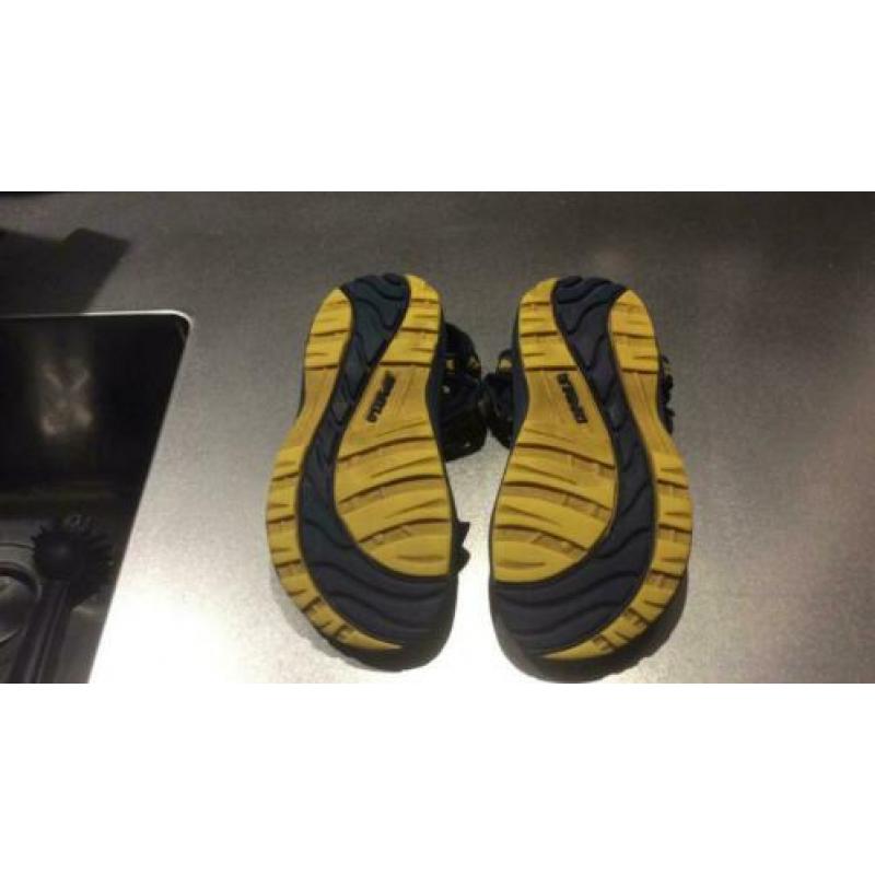 Teva sandalen maat 32