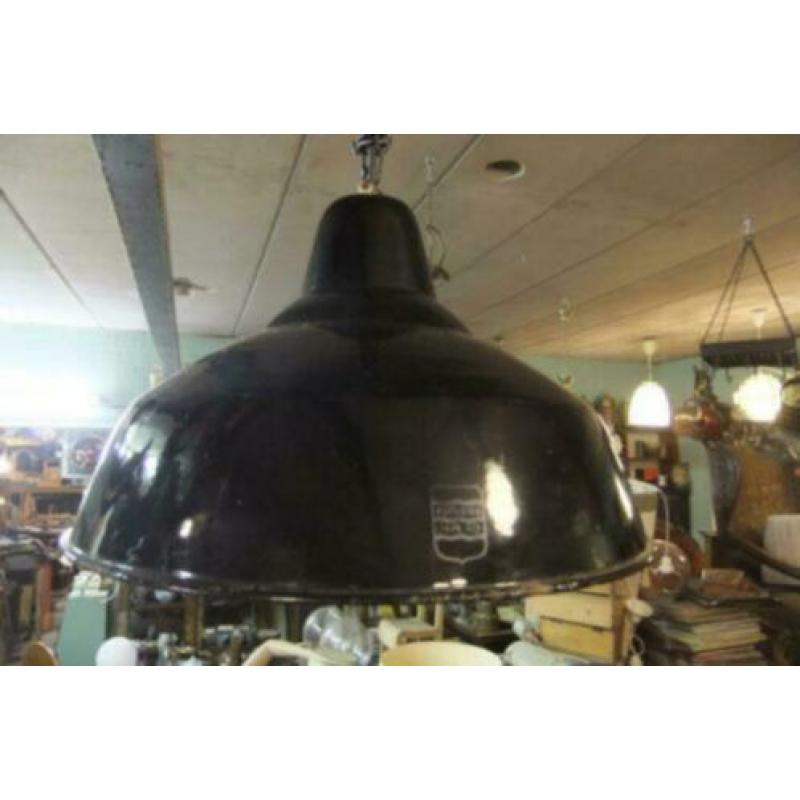 Jaren 60/70 industriële geëmailleerde hanglamp (Philuma)