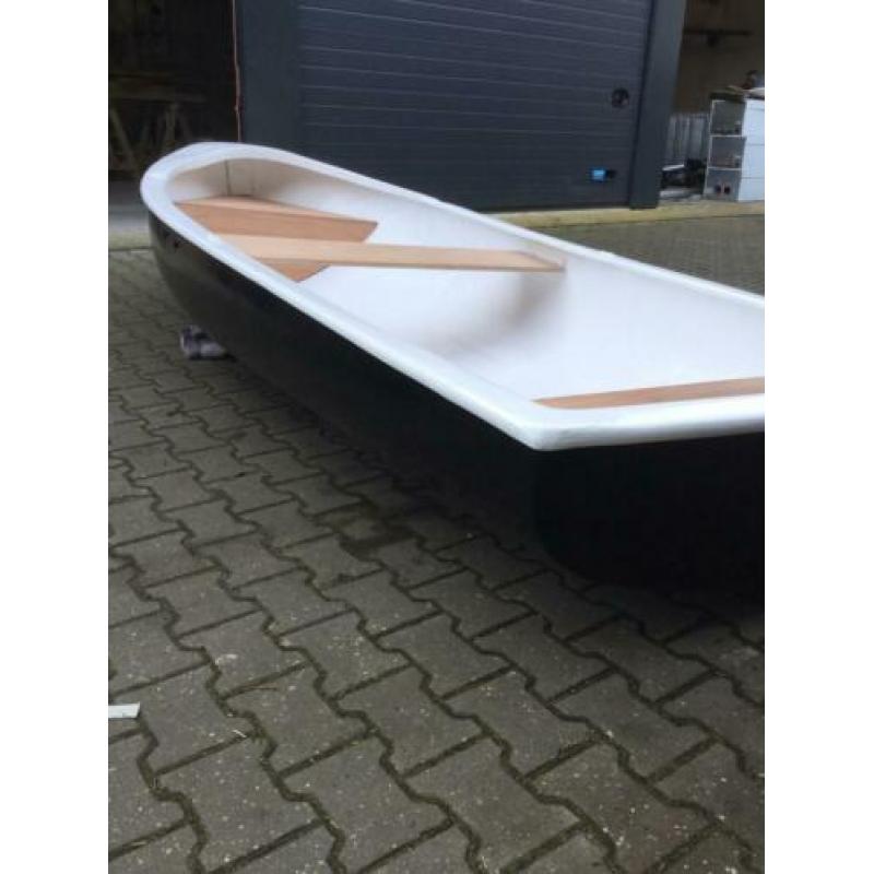 Polyester boot 3,60 x 1,52 sloep visboot grachtenboot