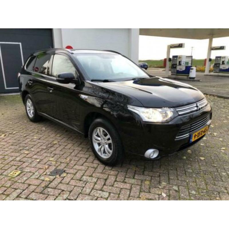 Mitsubishi Outlander 2.0 PHEV Business Edition Navi/achterui