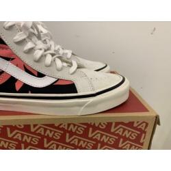 Te koop nieuwe Vans Sk8-Hi 38 DX