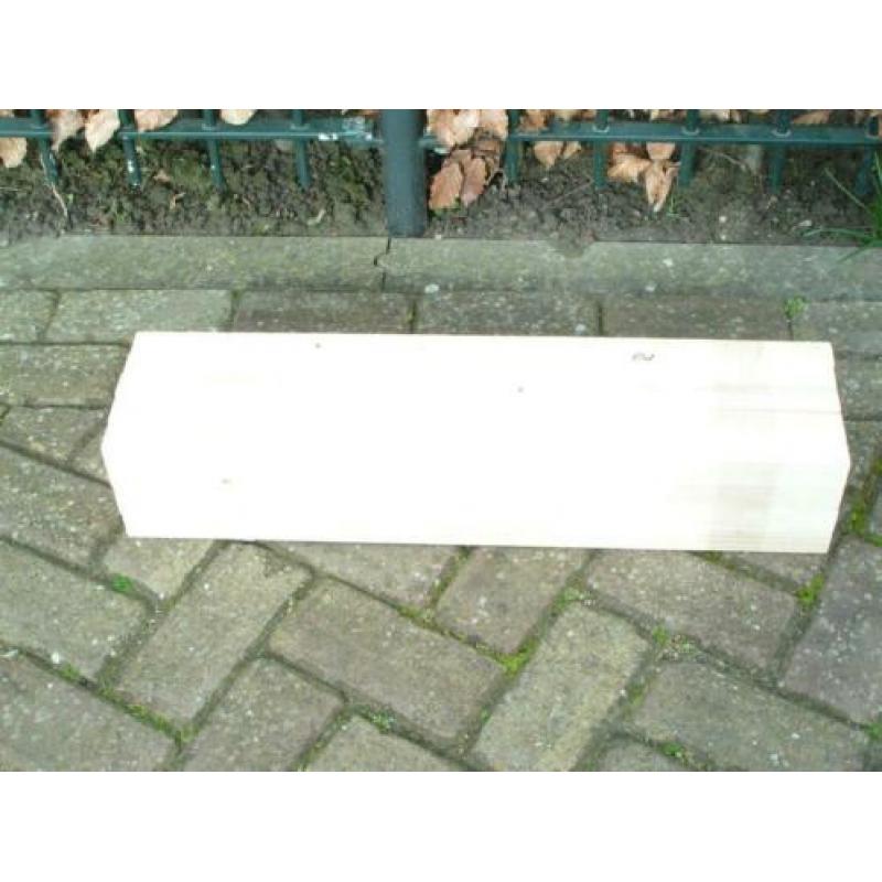 vuren latten 30 x 30mm - 65cm en 70 x 20 mm - 125 cm lang