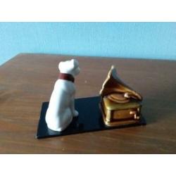 Luisterend hondje grammafoon