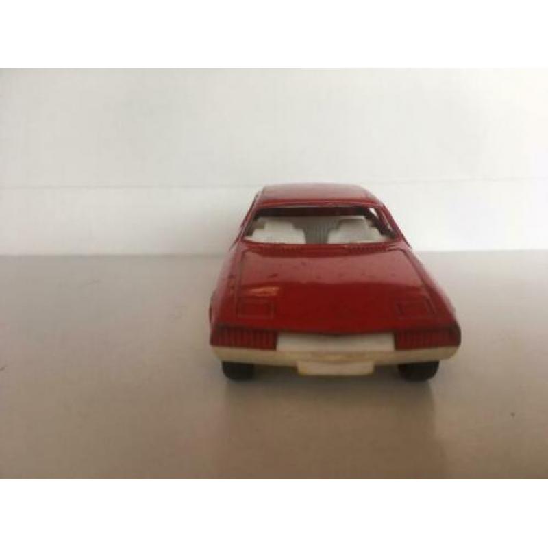 Model Corgi Cubs, 1/43 rood met witte kunststof onderzijde