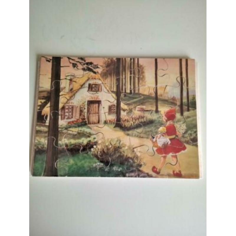 Puzzle.houten stukjes .15 x 20 cm.zeer oud