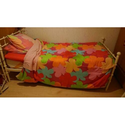 Eenpersoonsbed met matras