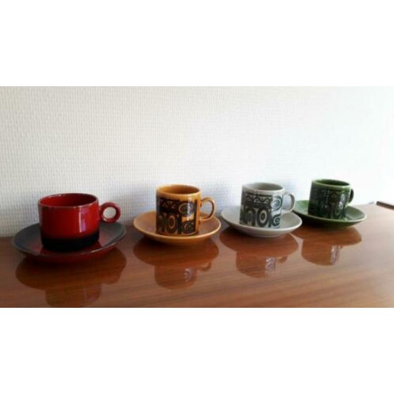 4 retro kop en schotels