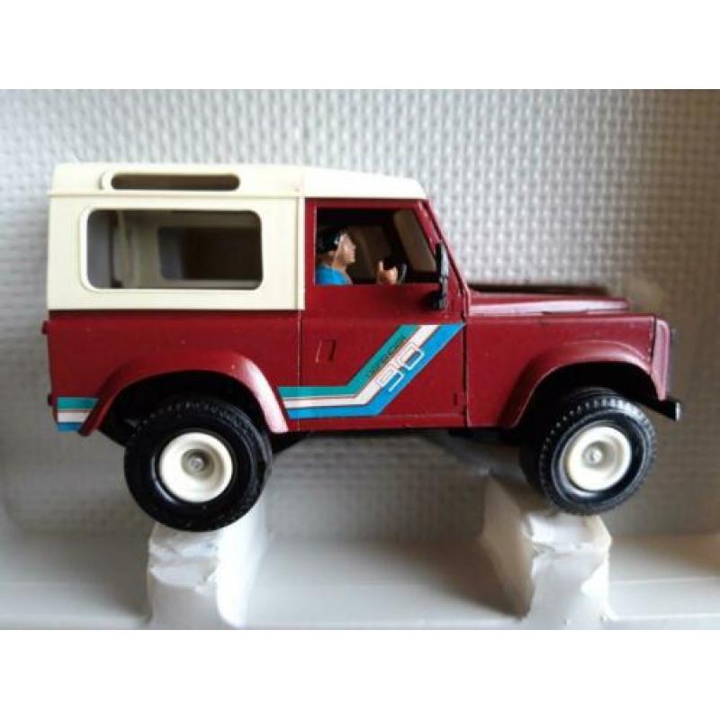 Land Rover Defender 90 rood-bruin - Britains 9507