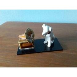 Luisterend hondje grammafoon