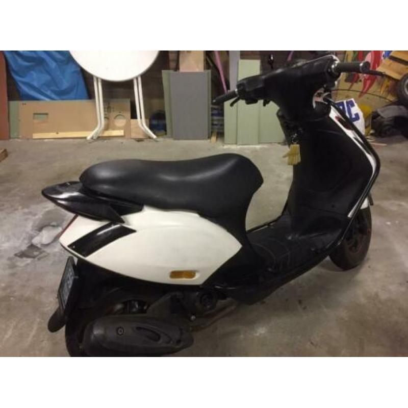 Piaggio zip 4 takt bouwjaar 2014