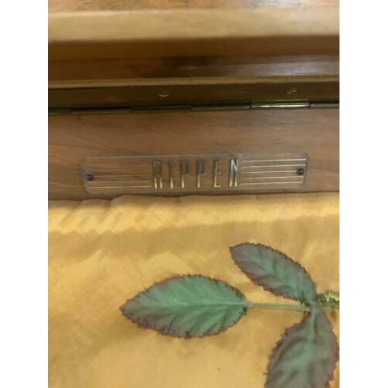 Rippen piano in topstaat