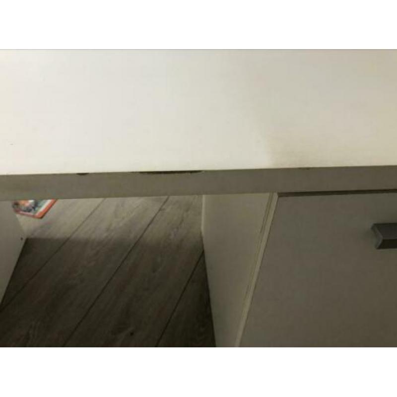 Bureau 145x77x60