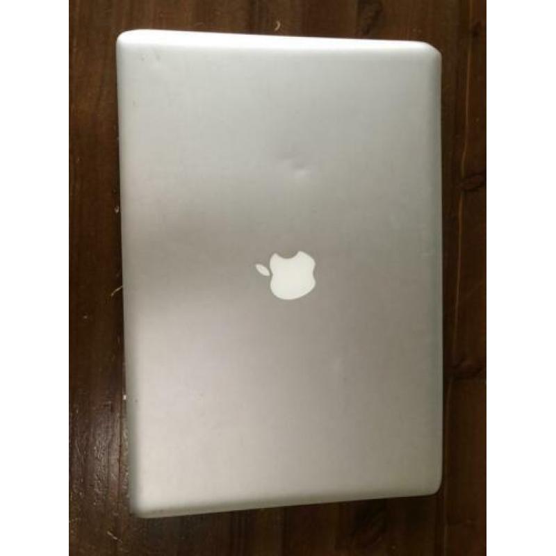 Oude MacBook Pro + oplader
